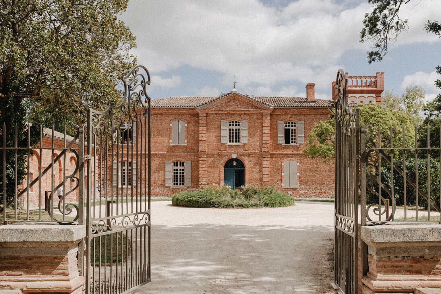 Portail d'entrée du domaine des demoiselles